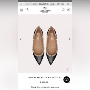 Like new! Valentino Garavani studded flats